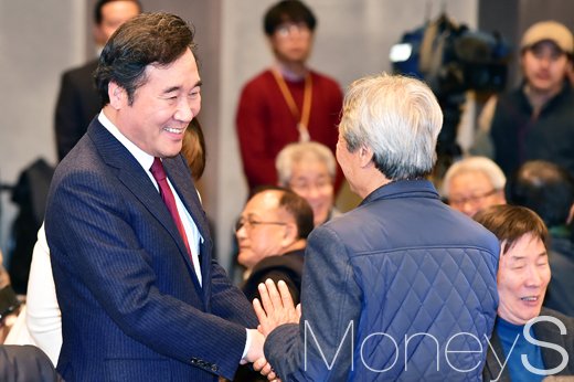 [머니S포토] 관훈토론회 참석한 이낙연 국무총리