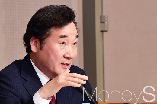[머니S포토] 이낙연 총리, 