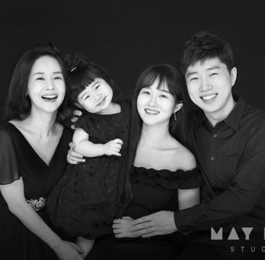 김가연♥임요환, 두 딸과 함께한 가족사진… 