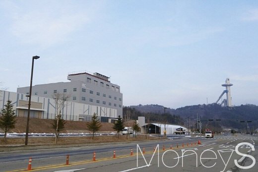 IBC와 스키점프대 /사진=박찬규 기자