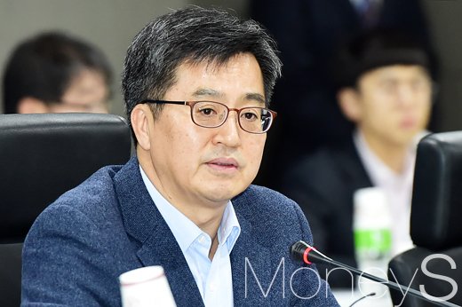 [머니S포토] 김동연 부총리 