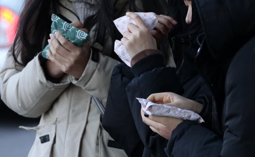 크리스마스인 오늘은 기온이 영하로 떨어져 강추위가 예상된다. /사진=뉴시스 홍효식 기자