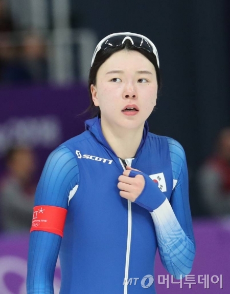 12일 강릉 오벌 경기장에서 열린 2018 평창동계올림픽 스피드스케이팅 여자 1500m경기에서 노선영 선수가 결승선을 통과한 뒤 트랙을 돌고 있다. /사진=머니투데이 DB