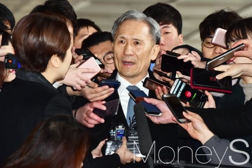 [머니S포토] 김관진, 석방 3개월만에 검찰 재소환