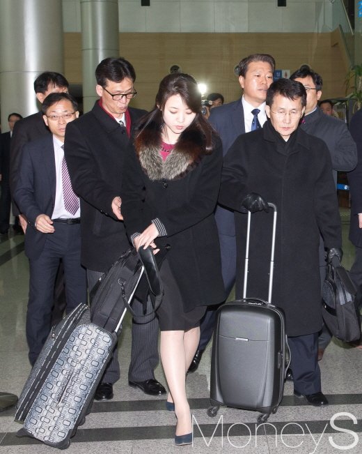 [머니S포토] 방남 일정 마치고 출경하는 김영철 일행