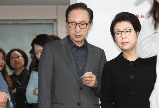 이명박 전 대통령, 김윤옥 여사./사진=뉴시스