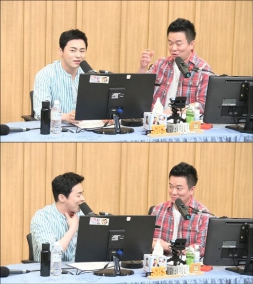 배우 조정석이 ‘컬투쇼’에서 어머니 성함 '장아숙'을 언급하며 "실검 1위를 부탁드린다"고 말하면서 누리꾼들의 이목을 끌고 있다. 사진=SBS 라디오 '두시탈출 컬투쇼' 방송 화면 캡처