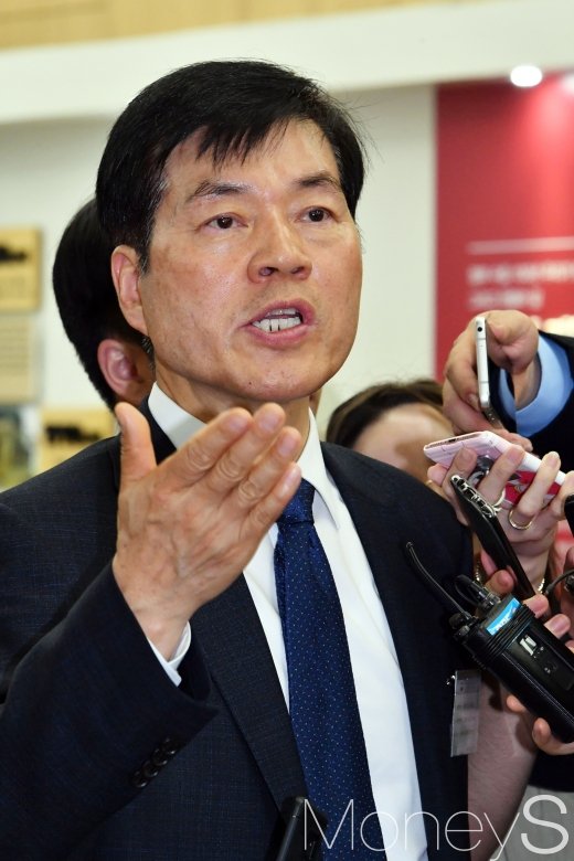 [머니S포토] 분식회계 부인하는 김태한 대표
