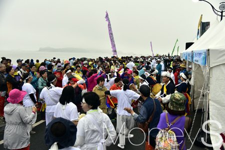'현대판 모세의 기적' 진도 신비의 바닷길 축제 성료