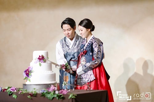 [★화보] 황현희 결혼, 13세 연하 아내와 웨딩마치… '행복한 새 신랑'