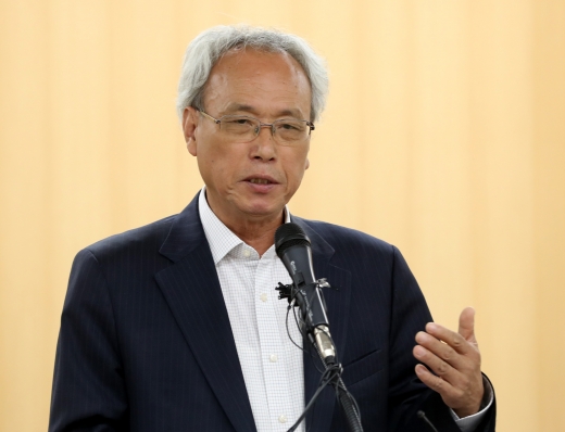 경제사회발전노사정위원회(노사정위원회) 문성현 위원장이 11일 오전 서울 종로구 노사정위원회 대회의실에서 사회적 대화 정상화를 위한 제언을 발표하고 있다. /사진=뉴시스