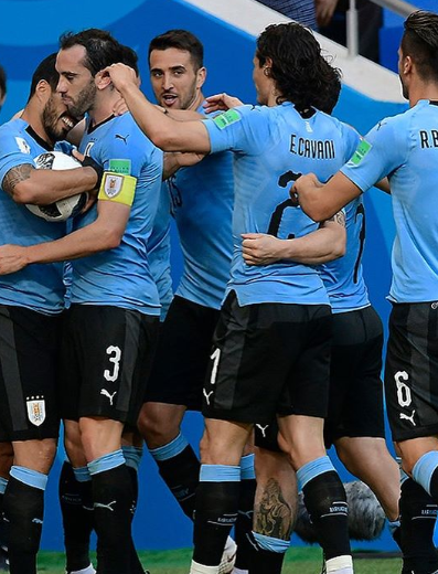 긴장감이 감돌 월드컵 16강 대진표에서 축구 팬들을 설레게 할 매치업들이 눈에 띈다. 사진은 우루과이 선수들./사진=수아레즈 SNS 캡처