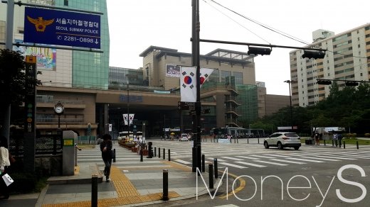 왕십리-상계를 잇는 ‘동북선 도시철도’ 사업이 본궤도에 오른다. 사진은 왕십리역 앞. /사진=김창성 기자