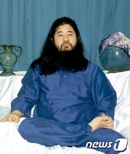 지난 1995년 일본 도쿄에서 '지하철 사린가스 테러'를 주모한 옴진리교 교주 아사하라 쇼코(麻原彰晃) /사진= AFP=뉴스1
