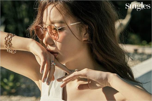 김아중 화보. /사진=싱글즈