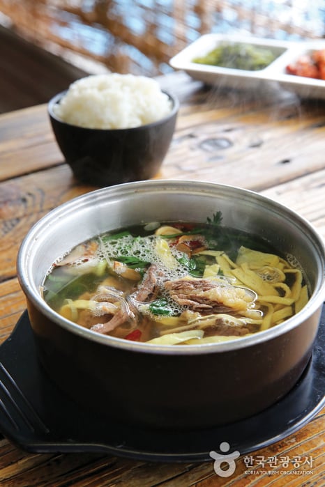죽전휴게소 '임금갈비탕'. /사진=한국관광공사 제공