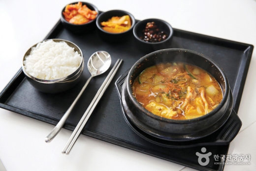 매송휴게소 '착한 된장찌개'. /사진=한국관광공사 제공