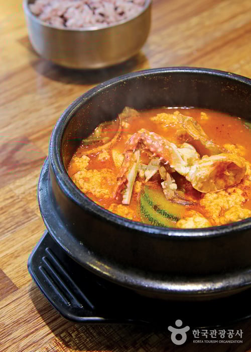 구리휴게소 '초당 해물 순두부'. /사진=한국관광공사 제공