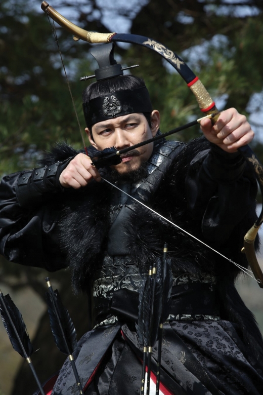 영화 <관상>에서 수양대군 역할을 맡은 배우 이정재. /사진제공=㈜쇼박스