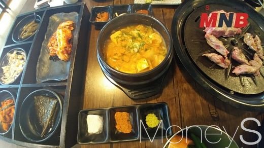 / 신포가빈 부천리첸시아 매장 메뉴모습 (사진=강동완기자) @머니S MNB, 식품 외식 유통 · 프랜차이즈 가맹 & 유망 창업 아이템의 모든 것