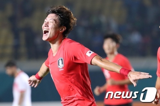 한국 축구대표팀이 2018 자카르타-팔렘방 아시안게임에서 바레인을 대파했다. 사진은 해트트릭으로 대표팀 하이라이트를 만든 황의조 선수. /사진=뉴스1