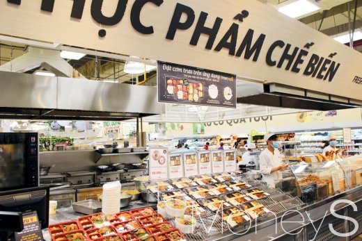 이마트 고밥점 신석식품 코너에서 한국식 도시락을 판매하고 있다 / 사진=이한듬 기자