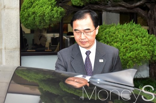 [머니S포토] 판문점 향해 출발하는 조명균 통일부 장관