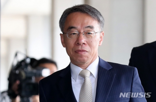 양승태 전 대법원장 시절 '사법농단' 의혹의 핵심으로 평가 받는 임종헌 전 법원행정처 차장이 15일 오전 서울 서초구 서울중앙지방검찰청에 피의자 신분으로 출석하고 있다. /사진=뉴시스