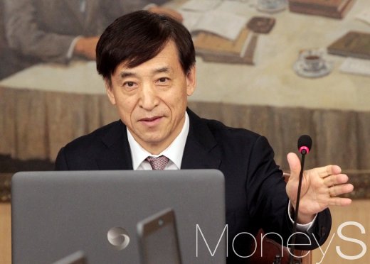 [머니S포토] 이주열 총재, 금리 관련 어떤 얘기 할까