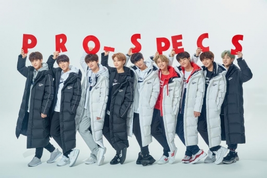 신규 모델 스트레이 키즈