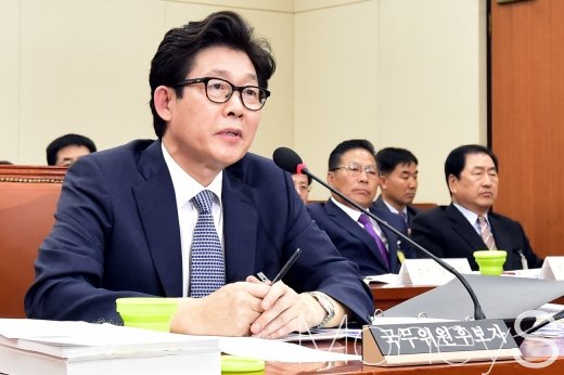 [머니S포토] 답변하는 조명래 후보자