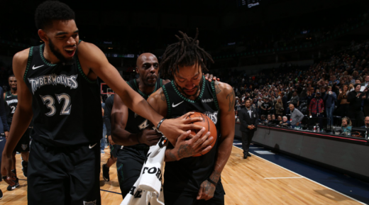 1일(한국시간) 미국 미네소타 주 미니애폴리스 타깃 센터에서 열린 2018-2019 NBA 정규 시즌 유타 재즈와의 경기에서 '커리어 하이'인 50득점을 쏟아내며 부활을 알린 미네소타 팀버울브스의 가드 데릭 로즈(오른쪽)./사진=NBA 공식 홈페이지