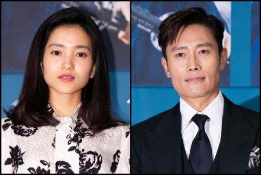 '드라마 '미스터션사인'의 두 주인공 이병헌과 김태리 /사진=tvN 제공