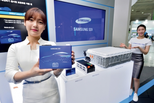 삼성SDI가 지난 10월 인터베터리 2018 전시회에서 소개한 전기차용 배터리 셀 모듈팩 기술/사진제공=삼성SDI