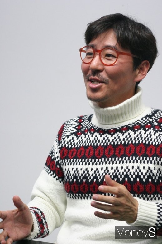 정욱 넵튠 대표가 MCN과 e스포츠 산업을 설명하고 있다. /사진=채성오 기자