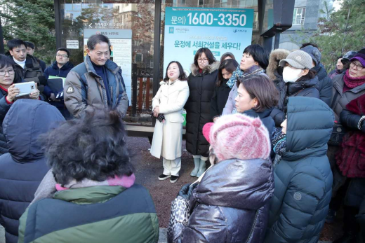 이재준 고양시장은 지난 13일 동 주민과의 소통간담회 관련 사업 현장 방문 실시했다. /사진제공=고양시