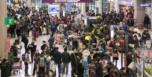해외여행객들로 붐비는 인천공항. /사진=뉴스1
