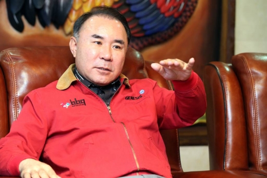 윤홍근 제너시스 BBQ 회장/사진=머니투데이DB @머니S MNB, 식품 외식 유통 · 프랜차이즈 가맹 & 유망 창업 아이템의 모든 것