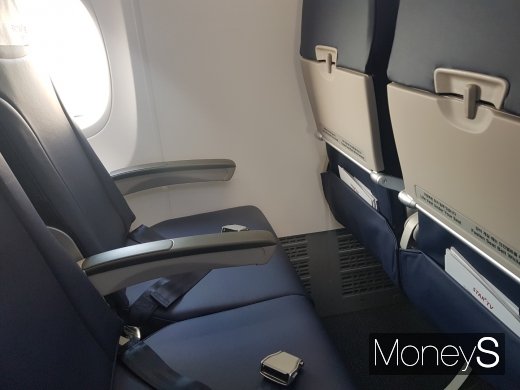 이스타항공 B737-MAX 8 내부. /사진=이지완 기자