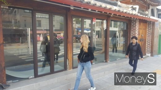 서울시내 한 공실 점포. /사진=김창성 기자 @머니S MNB, 식품 외식 유통 · 프랜차이즈 가맹 & 유망 창업 아이템의 모든 것