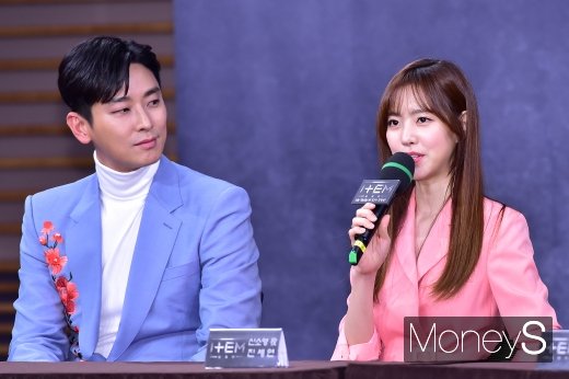 아이템 주지훈 진세연. 배우 진세연이 11일 오후 서울 마포구 상암동 MBC골든마우스홀에서 열린 MBC 월화드라마 '아이템' 제작발표회에 참석해 취재진 질문에 답하고 있다. /사진=장동규 기자