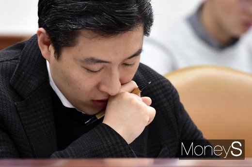 [머니S포토] 혁신성장전략회의 참석한 김대윤 핀테크협회장