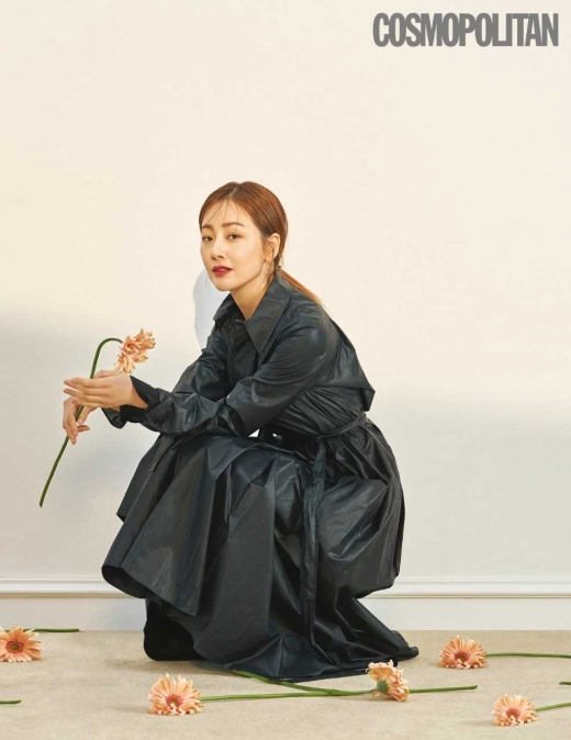 오나라. /사진=코스모폴리탄