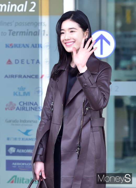 [머니S포토] 정은채 '밀라노 패션위크 잘 다녀올게요'