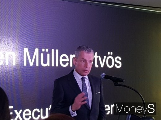 토스텐 뮐러 오트보쉬(Torsten Müller-Ötvos) 롤스로이스 CEO. /사진=이지완 기자