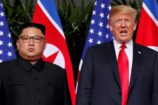 김정은 북한 국무위원장(왼쪽)이 오는 27일(한국시간) 베트남 하노이에서 개최되는 '제2차 북미정상회담' 참석을 위해 육로로 이동할 것이라는 전망이 나오고 있다. /사진=로이터