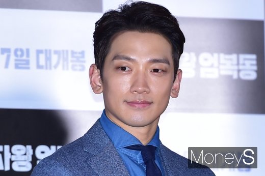 배우 정지훈(비)이 지난 19일 오후 서울 용산구 CGV용산아이파크몰점에서 열린 영화 '자전차왕 엄복동' 언론시사회에 참석했다. /사진=장동규 기자 