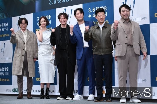 [머니S포토] 송새벽·고준희·연정훈·조한선·박상민·이원종 '빙의 파이팅!'