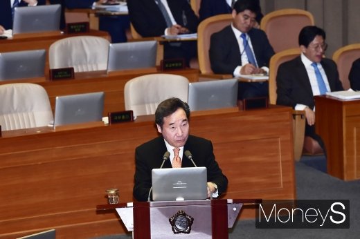 [머니S포토] 이낙연 