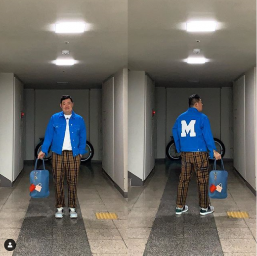신우식. 파란자켓과 어글리슈즈로 포인트를 준 패션. /사진=신우식 인스타그램 캡처